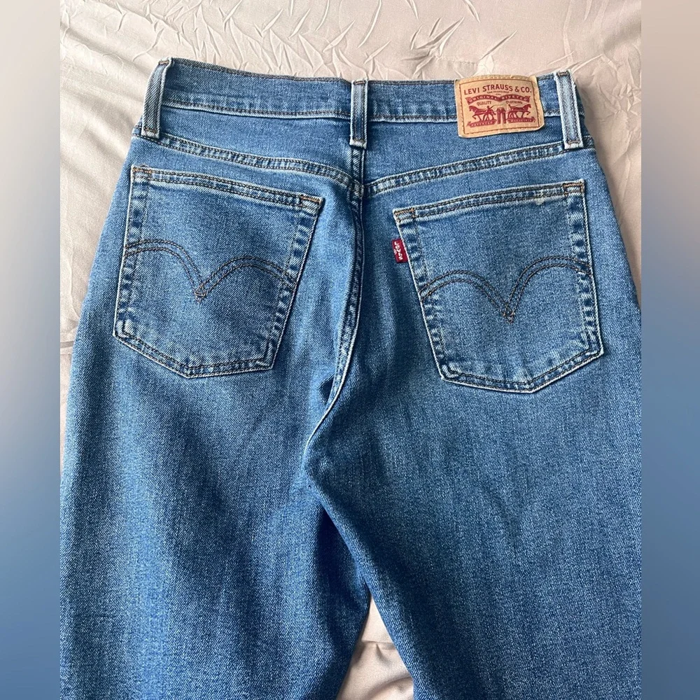 Levi's Blue Jeans - Picture 4 of 16